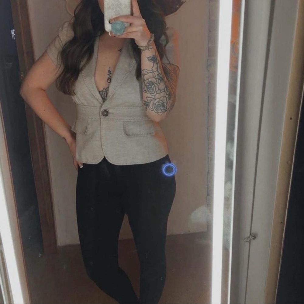 Nine West Beige Short-Sleeve Tailored Blazer with Black Skinny Pants